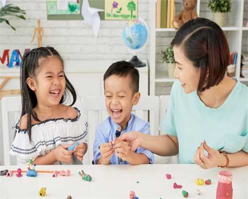 同性恋结婚生子的思考：当彩虹照进育儿袋，如何给孩子圆满的爱？